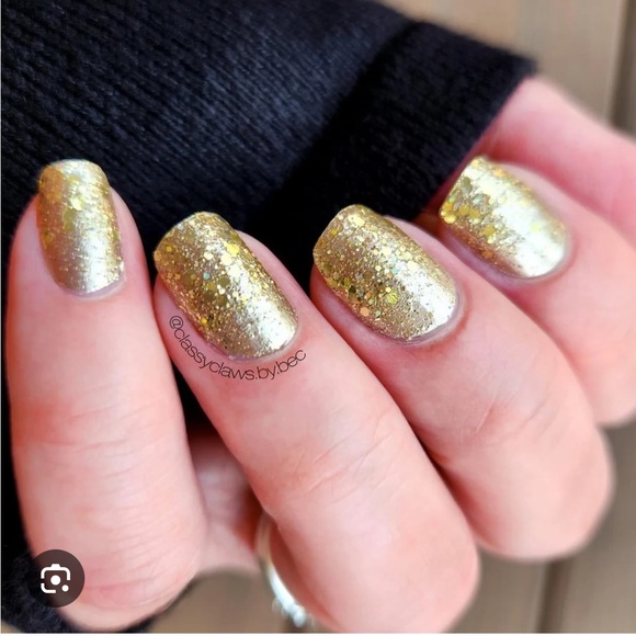 *Retired* Color Street: Austin-tatious | Gold Metallic Party Glitter Sparkle - Picture 5 of 9
